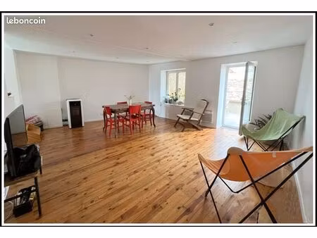 ensemble immobilier 210 m² – maison de village