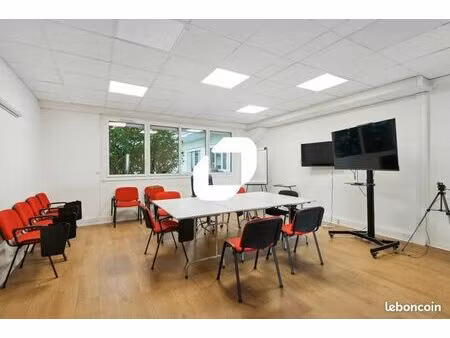 bureau 138 m²