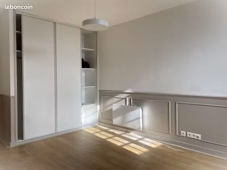 bureau à partager à locmaria