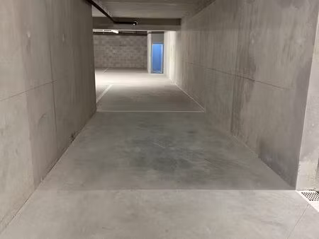 place de parking dans garage sécurisé