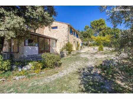 maisons dans les collines du barroux