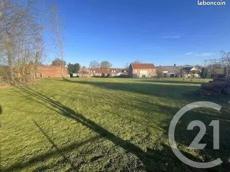 terrain 1 686 m² remaugies