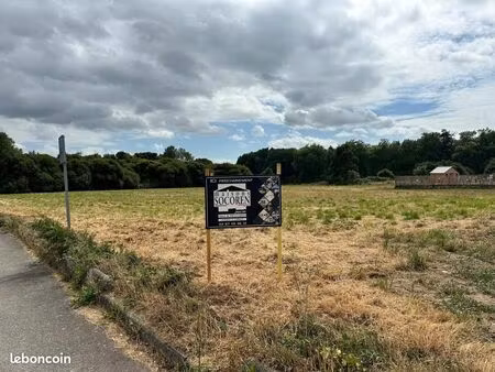 terrain 1 150 m² branderion