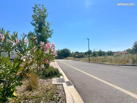 terrain 700 m² muret