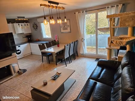 a 3mn de bailly romainvilliers  entre appartement et maison de ville  visitez ce beau dupl