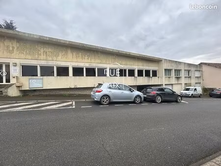 administratif 335 m² saint lin