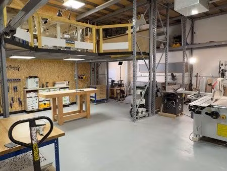 atelier local entrepôt