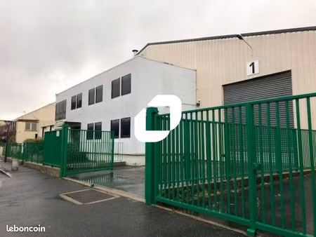 local d'activité 2 052 m²