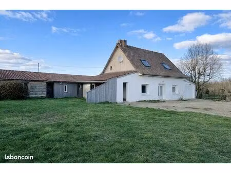 maison individuelle 104 m² – 49 m² de pièce de vie possible – 693 m² – sud/ouest – campagn