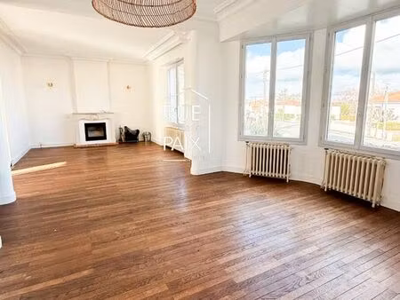 maison 6 pièces 217 m²