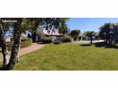 villa 6 pièces 140 m²