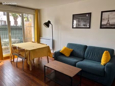 appartement 43m2 t2 montmagny avec place de parking et grande terrasse