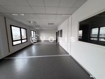 bureaux 325 m²