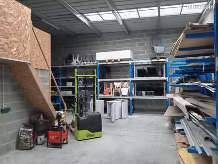 local industriel 142 m²