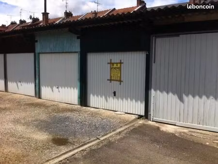 local divers 15 m² amiens