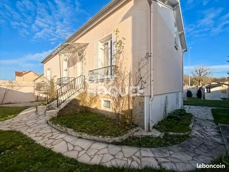 maison 7 pièces 100 m²