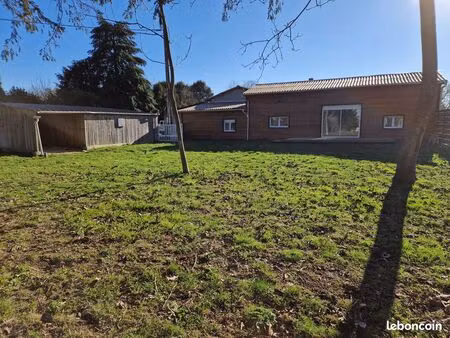 maison 2 chambres jardins clos arboré carport