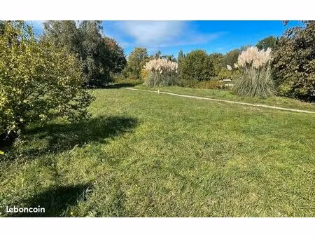 terrain 600 m² eragny