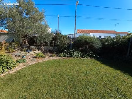 terrain à bâtir avec dépendance