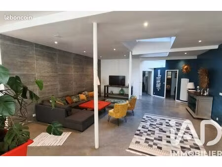 loft/atelier/surface 4 pièces 167 m²