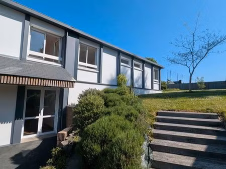 bâtiment - 10 pièces