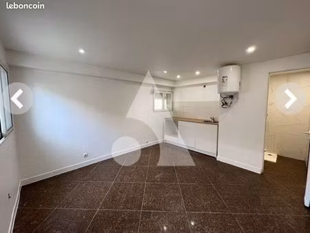 studio refait à neuf à vendre à st brice sous forêt