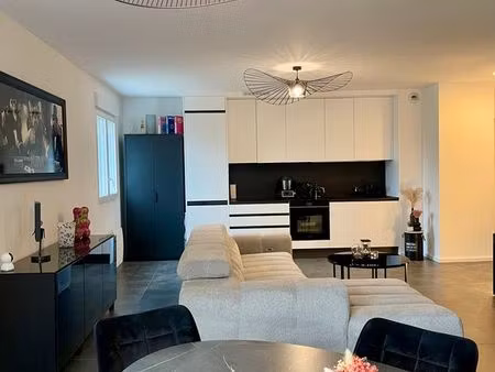 t2 de 55 m² avec balcon - proche luxembourg