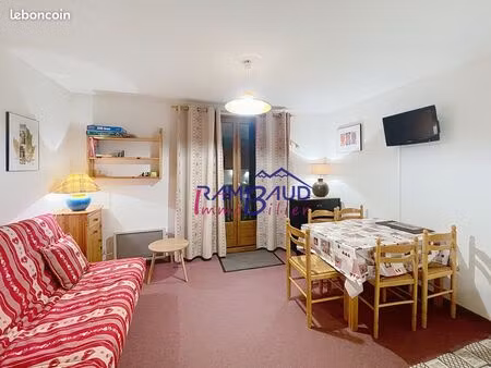 studio 1 pièce 26 m²