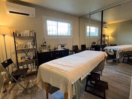 cabinet de 12m2 à louer 1 jour / semaine toutes charges comprises