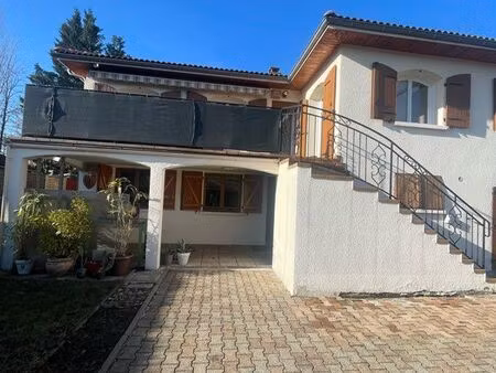 maison individuelle jardin garage