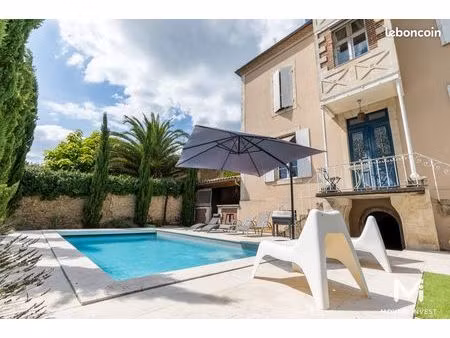 maison 10 pièces 244 m²