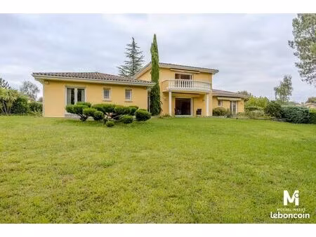 villa 7 pièces 210 m²