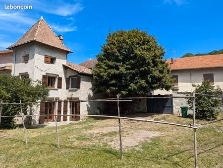 maison avec jardin vieux village smh