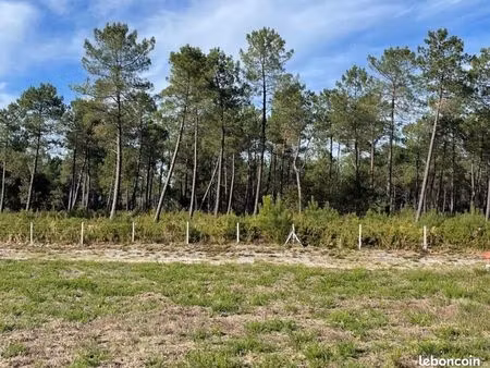 terrain 590 m² mios