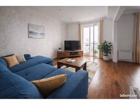 grand t2 meublé standing place de strasbourg