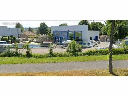 local commercial 151 m²