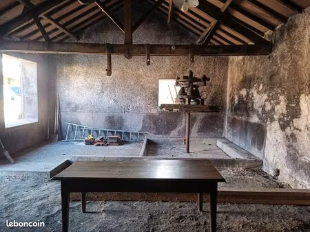 bâtiment en pierre + terrain constructible