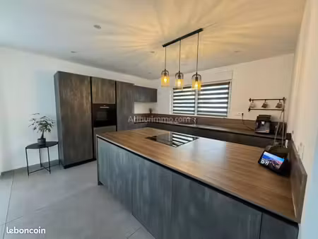 maison 5 pièces 149 m²