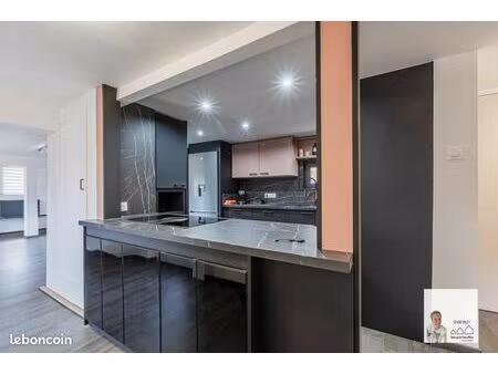 maison 6 pièces 137 m²