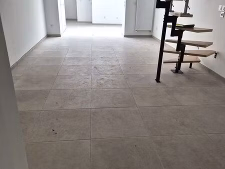 maison 102m²  4 chambres  extérieur et dépendance