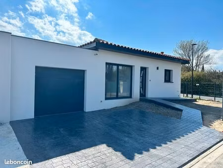 villa 3 faces plain-pied neuve sans vis à vis -belles prestations prêt à vivre