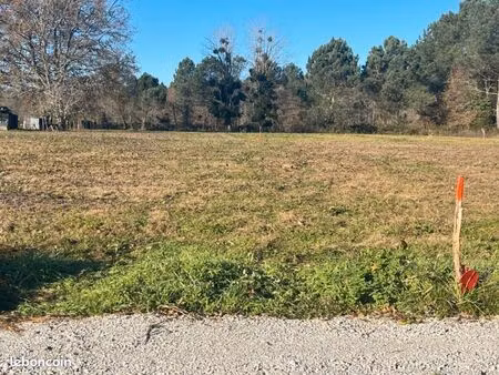 terrain 1 000 m² grignols