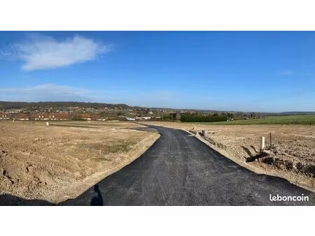 terrain viabilisé sud est 709m²