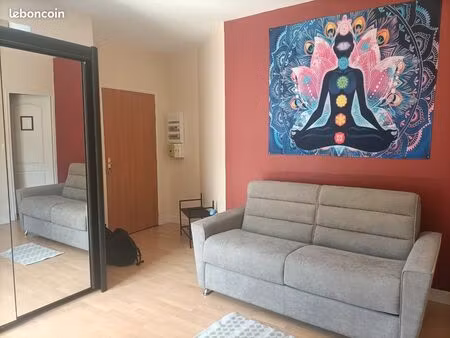 studio meublé centre ville la chartre sur le loir