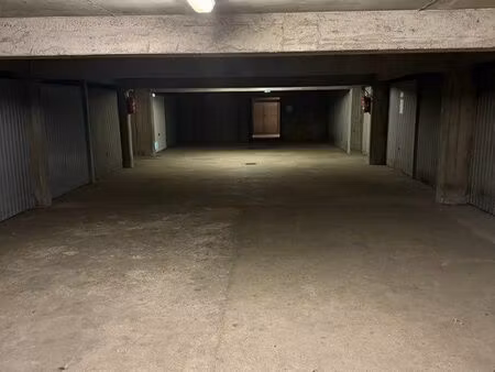 garage dans résidence sécurisée