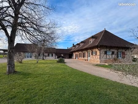 ensemble immobilier avec gîte et chambres d'hôtes