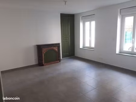 maison de ville de 3 ou 4 chambres rénovée  dont une au rez de chaussée