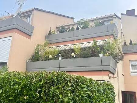 4 pièces en triplex avec terrasse et balcon parking