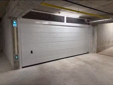 double box d’environ 30m2 secteur ylium à 3 minutes du grand leclerc