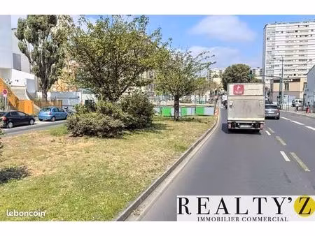 local commercial 104 m²